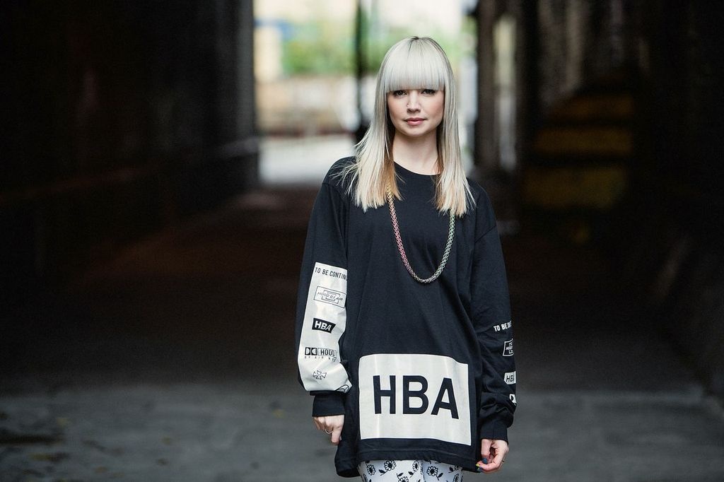 Touching Bass: B Traits | NOISEY Touching Bass: B Traits | NOISEY